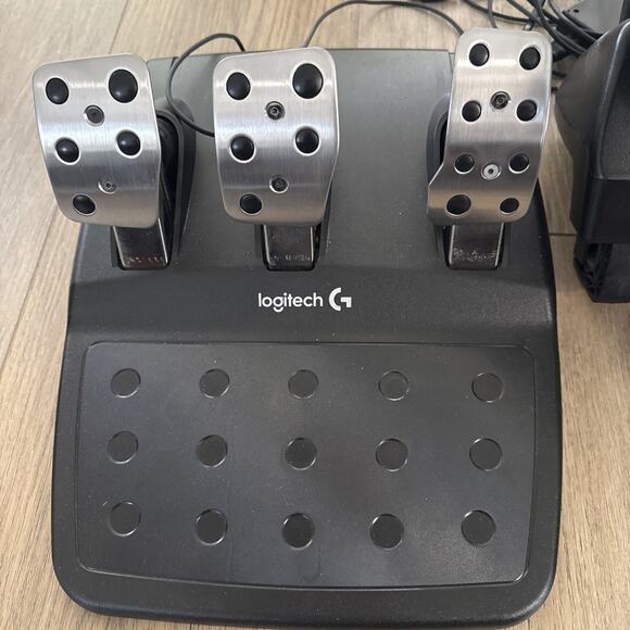 Logitech G29 Racing Wheel + Pedals + Shifter – PC/Playstation – Lightly Used - Picture 2 of 6